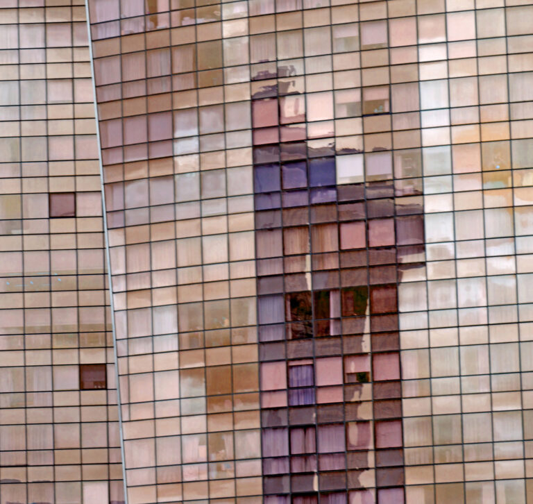 Carlo D’Orta, (Vibrazioni) Singapore # 13, stampa su plexiglass con fondo in dibond, stampa 3 di limited edition 3, cm 100×95